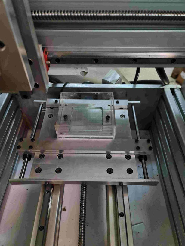 دستگاهسی ان سی ، cnc, (حکاکی عقیق،ساخت قالب طلا سازی نقره سازی، مدارpcbو قطعه سازی آلومینیوم ،ساخت محصولات چوبی عینک چوبی و...)